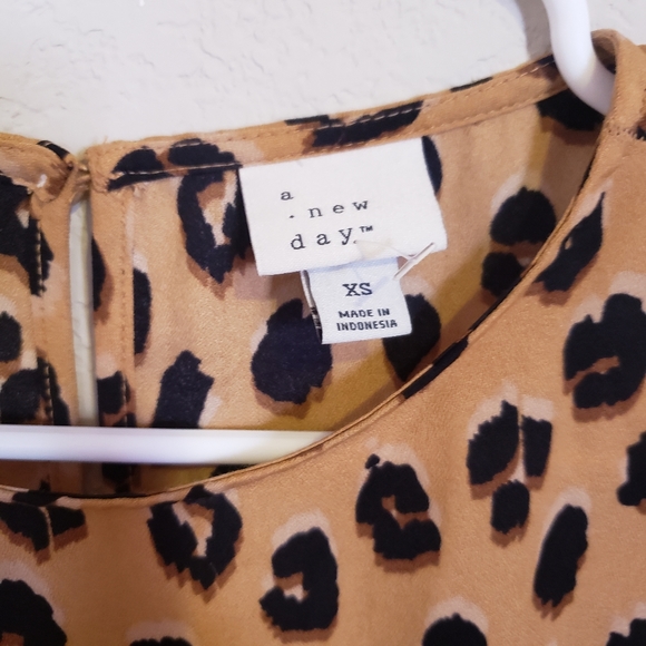 Cheetah Top - Picture 3 of 4